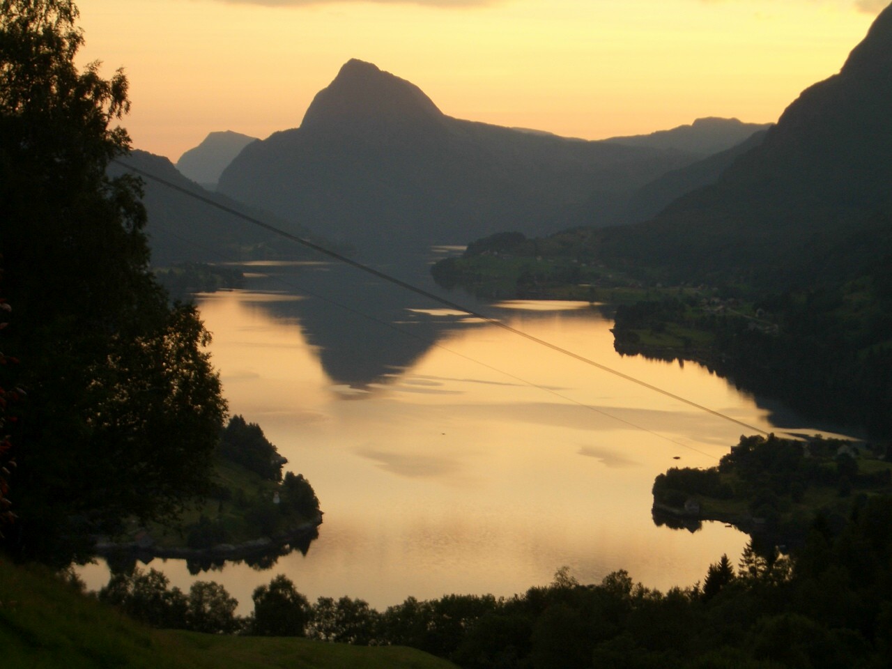 Utsikt fr Kleppe nr ein ser ut Fjorden